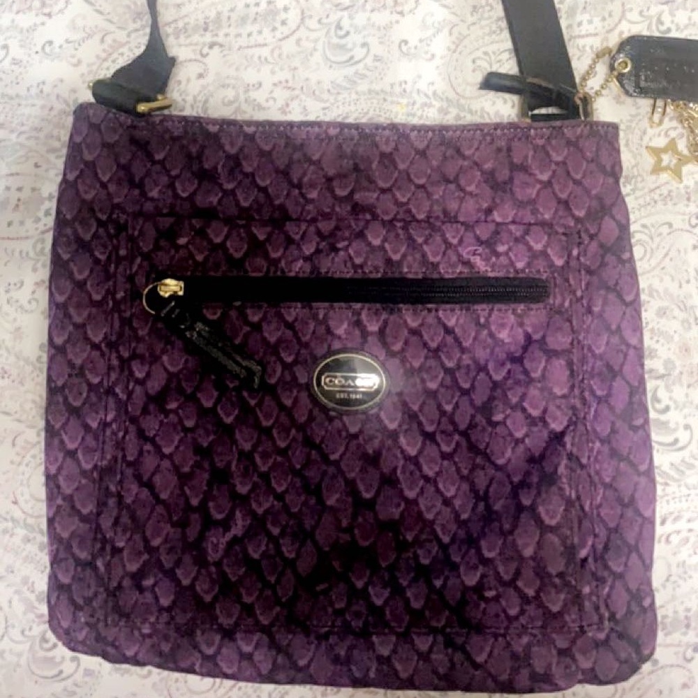 Authentic Coach Crossbody purse in excellent condition.